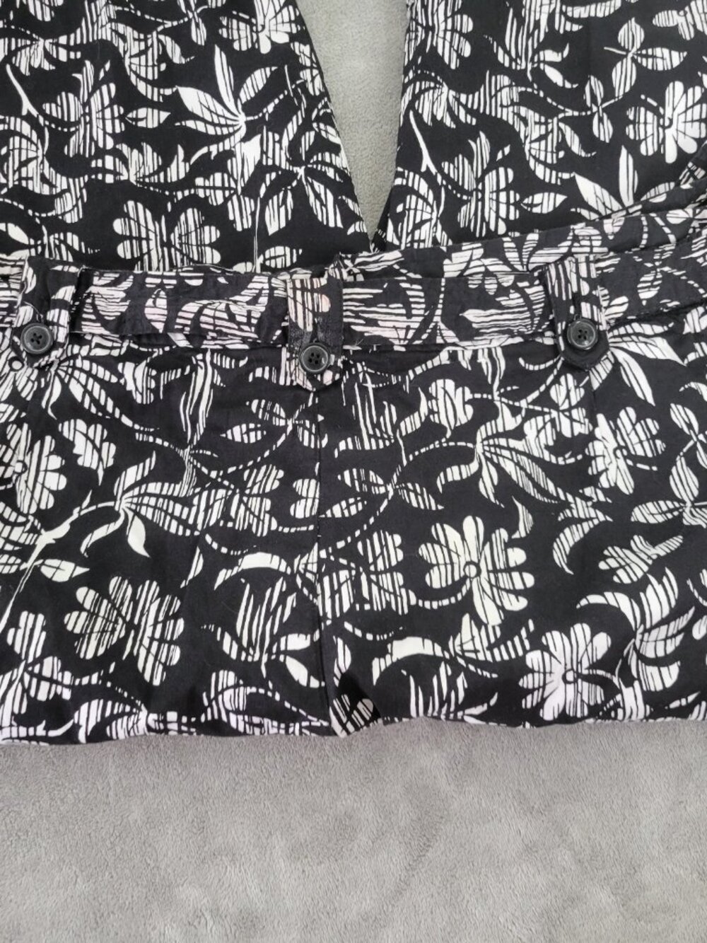 White Stag 20W Capri Pants Black White Floral Belted Cotton Stretch FLO128XE - Picture 8 of 10